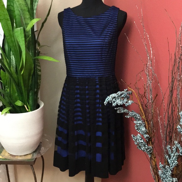 Muse Dresses & Skirts - EUC - MUSE - Midi Dress